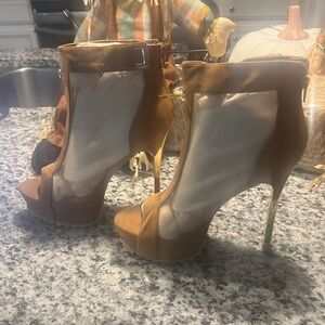 Size 10 Shoe Republic LA gold heel netted Bootie boot